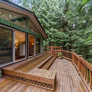 Alexander Fine Design Construction Decking - House with Outdoor Deck